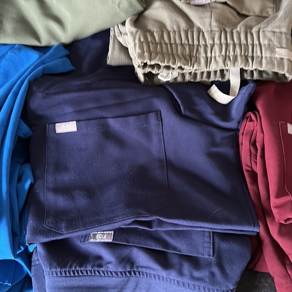 Figs Srubs - Picture 5 of 12